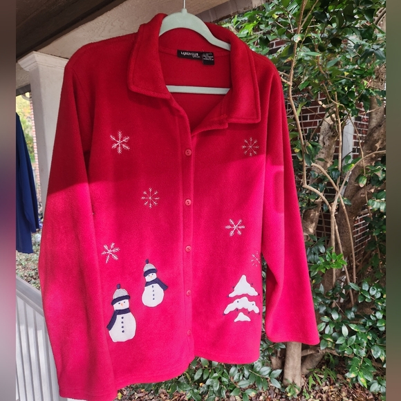 WOMEN'S RED SOFT WINTER COAT SIZE 2X NWOT• PERFECT FOR THE HOLIDAYS - Picture 4 of 5